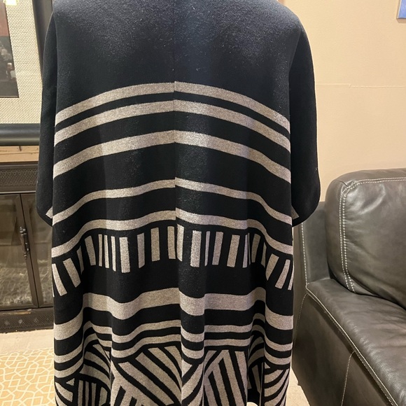 Fall and Winter Stylish Poncho Vest - Picture 10 of 12